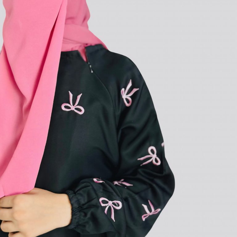 Elegant Black Bow Embroidered Abaya