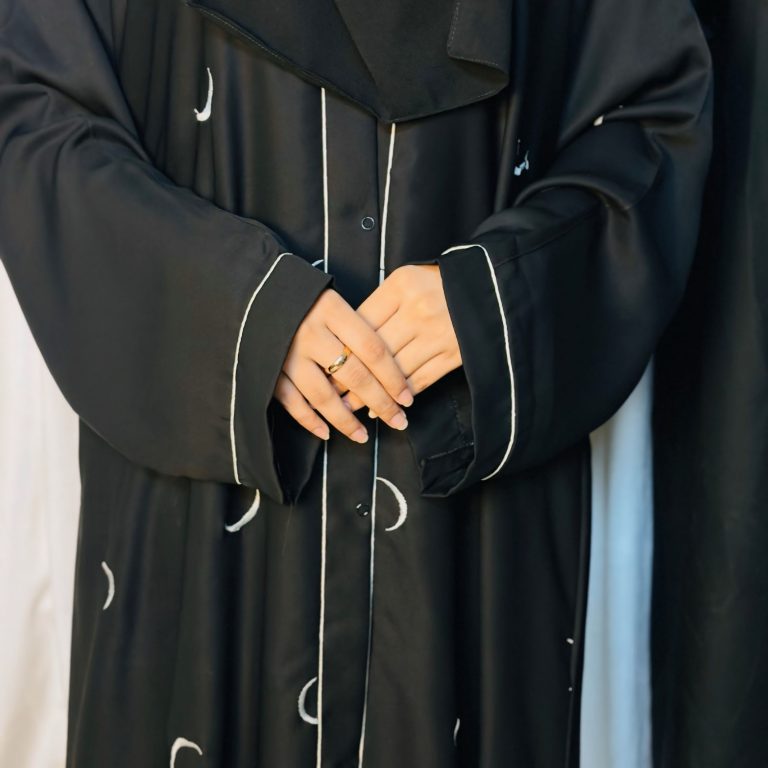 Luxury Moon Design Abaya – Premium Black Islamic Wear